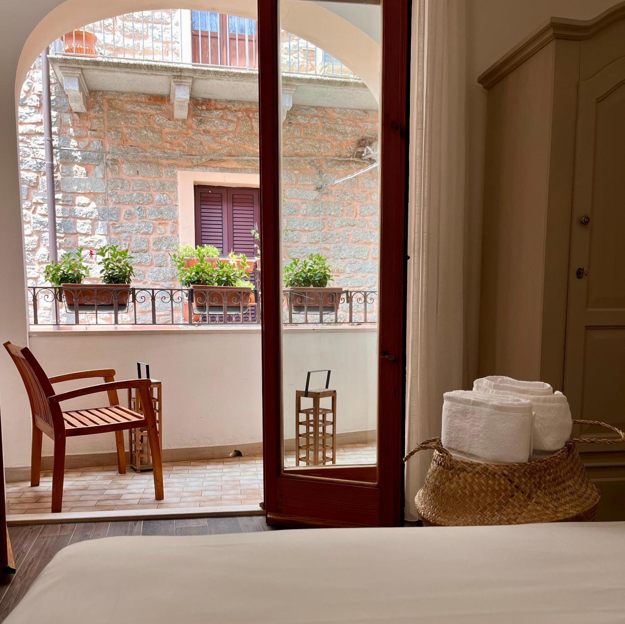 Carrales Guest House Nuoro  Esterno foto